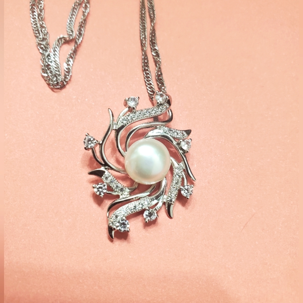 925 Sterling silver, diamond and pearl pendant on a sterling silver chain